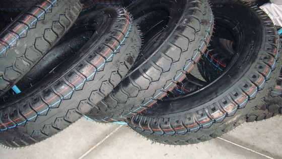 pneumáticos da motocicleta