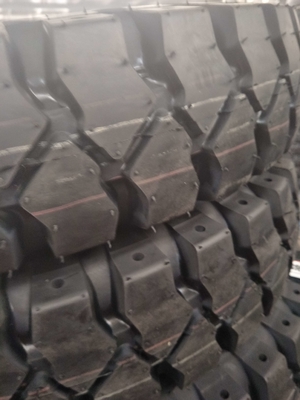 Pneus para empilhadeiras industriais